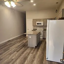 2 bed, 1.0 bath, 800 sqft, $1,350 — Photo 1
