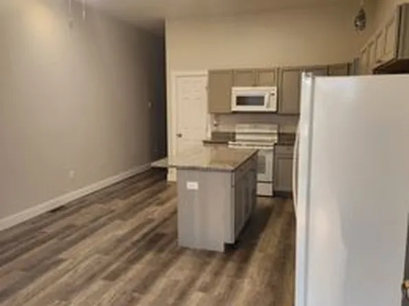110 E Main St #110, Hebron, OH 43025
