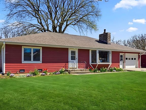 3rd image of 2594 E 1069th Rd