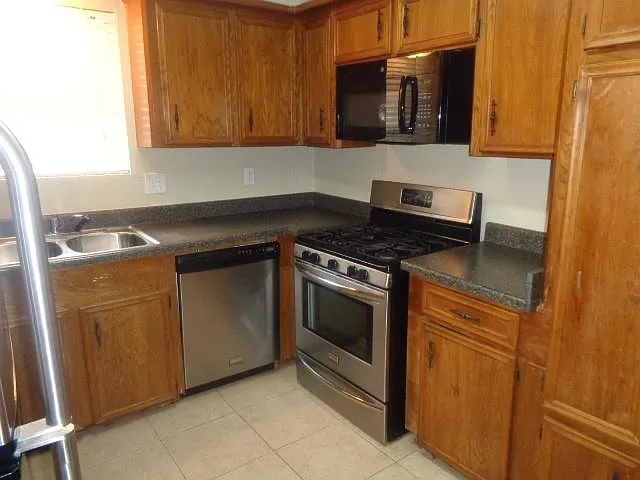 14022 Greenway Dr — Photo 15