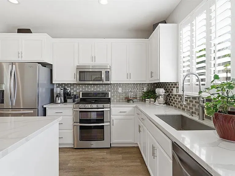 Greystone Pl — Photo 29