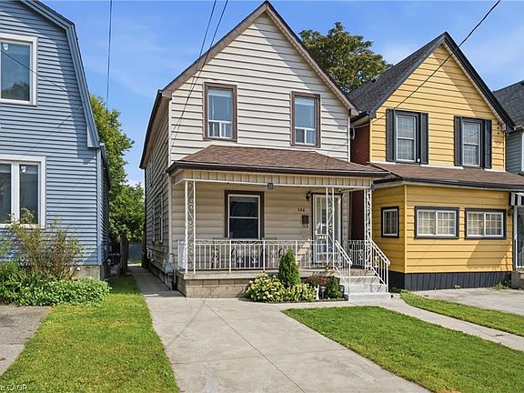 3rd image of 126 Niagara St