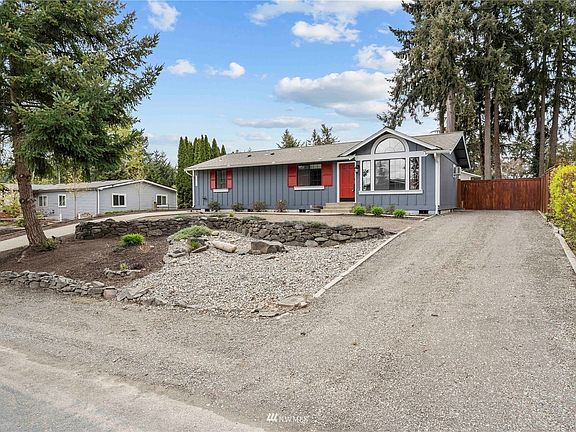 3rd image of 11922 124th Street Ct E