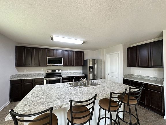 4th image of 4920 Kensington Ln