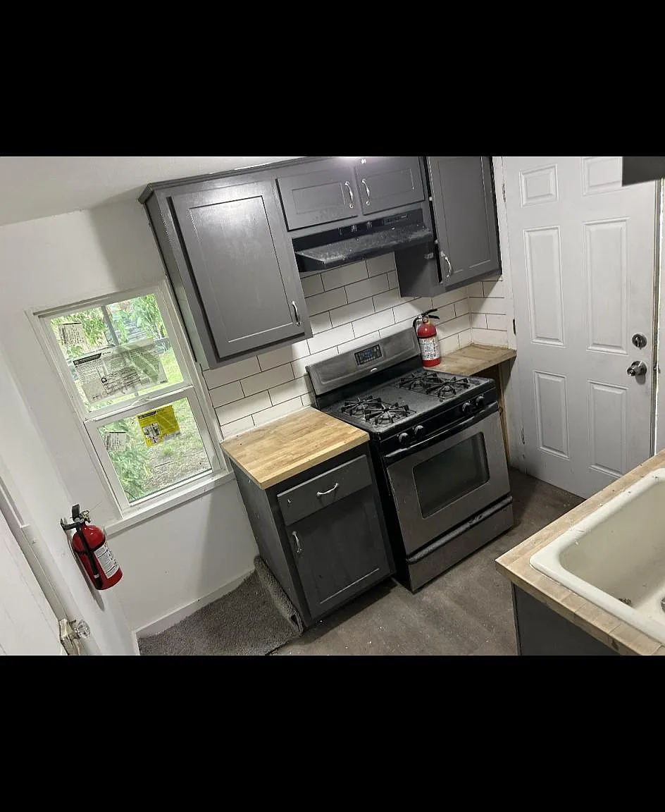 2 bed, 900 sqft, $1,550 — Photo 2