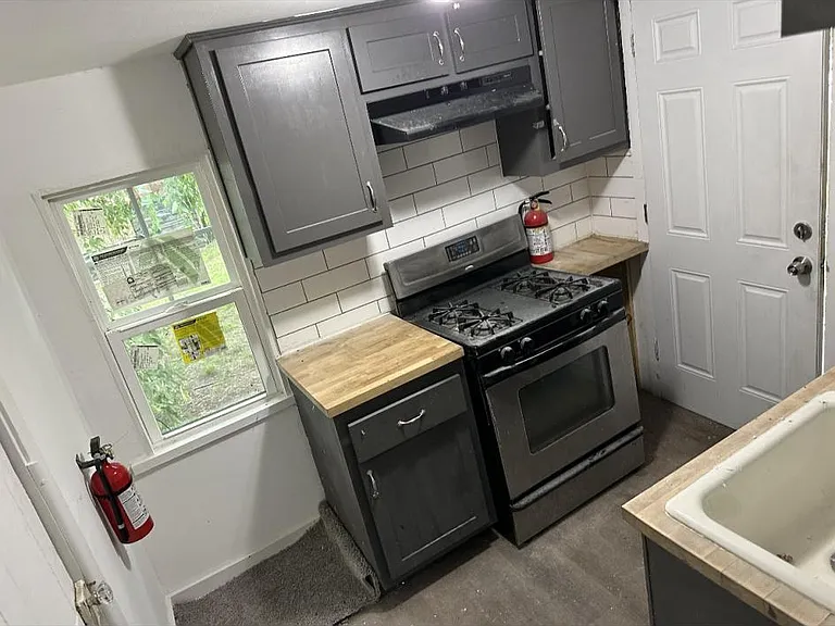 33 E Adams St #2 — Photo 4