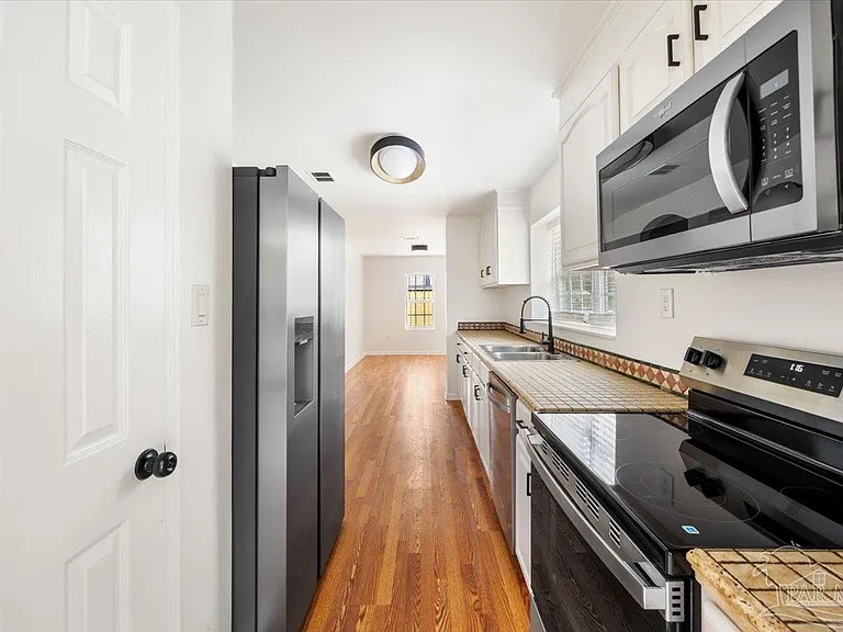 415 Colbert Ave #A — Photo 2