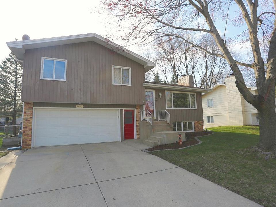 1st image of 2637 3rd Pl NE