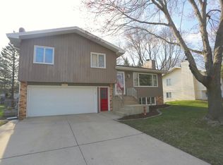 2637 3rd Pl NE, Rochester, MN 55906