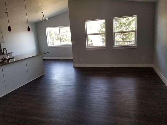 The living area (viewed from the front door).
