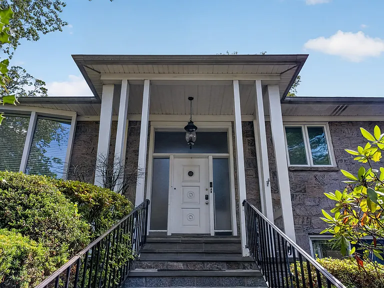 1341 Pelhamdale Ave — Photo 1