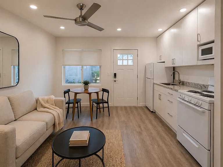 1150 N Richey Blvd #C — Photo 2