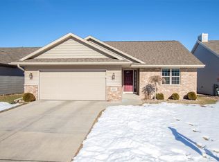 2111 Rock River Ct, De Pere, WI 54115