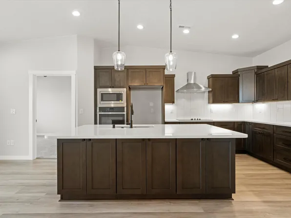 1322 Kalani Ct, West Richland, WA 99353