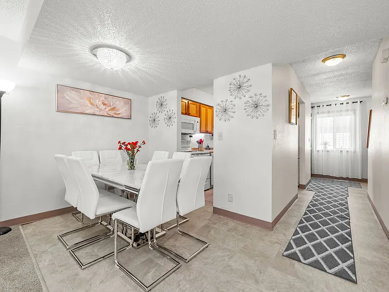 Chowen Bend Townhomes — Photo 10