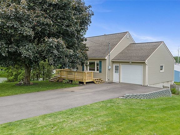 3rd image of 301 Ridge Rd