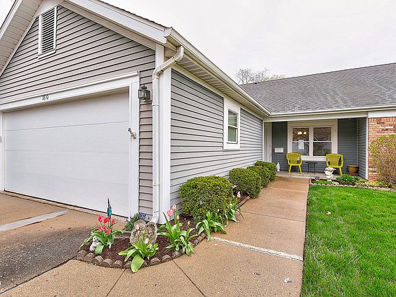 3rd image of 1810 Twin Oaks Ln