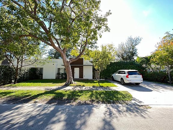 2nd image of 9634 NW 2nd Ave #2