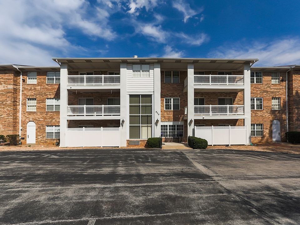 1st image of 920 Guelbreth Ln APT 105