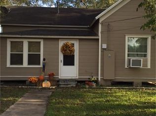 909 3rd St, Louise, TX 77455