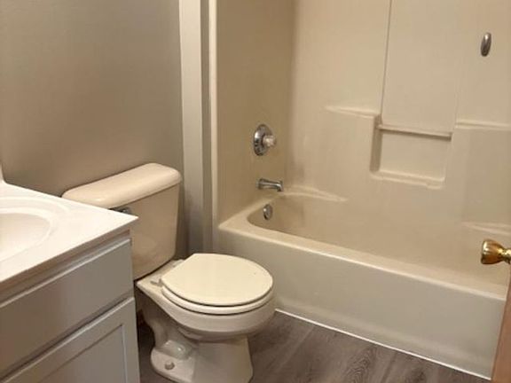 5th image of 5800 Beechwood Dr #5866