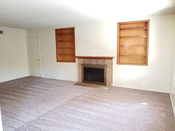 5th image of 517 S Oak St APT 2