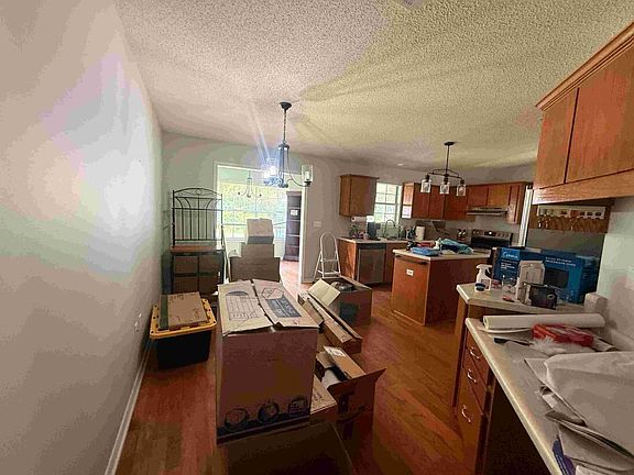 4th image of 117 Twin Oak Dr
