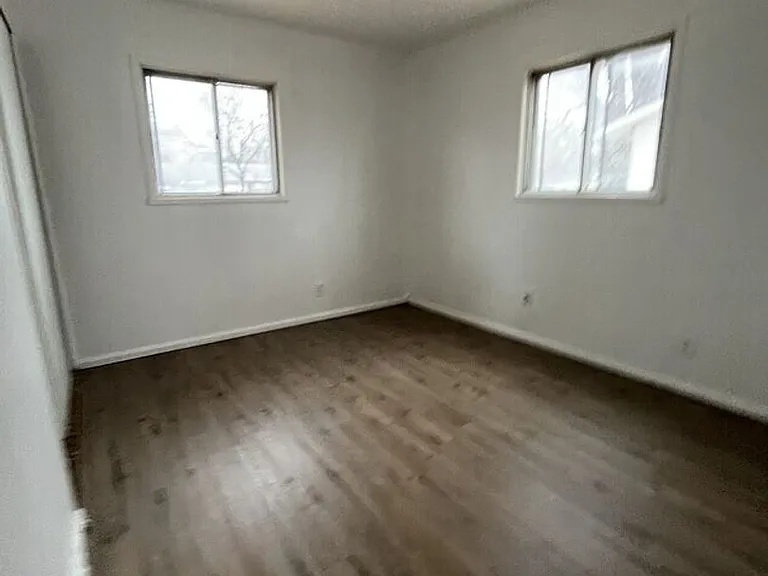 111 Saint Thomas Ln — Photo 6
