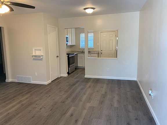 4th image of 1219 Hampshire Ln
