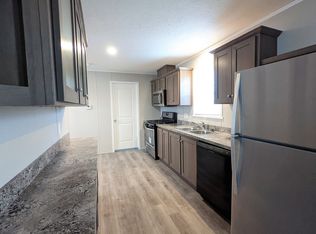 630 Oregon St, Belleville, MI 48111