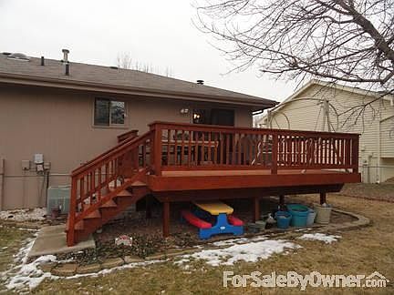 Deck
						:
						Nice big deck, newly stained.