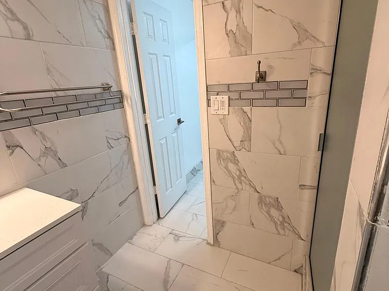 311 Kings Crest Dr — Photo 17
