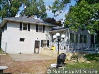2nd image of 1520 Ames Ave
