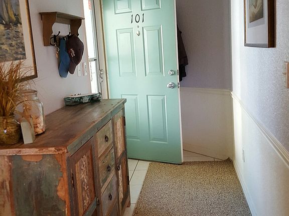 4th image of 28700 Diamond Dr Unit 101