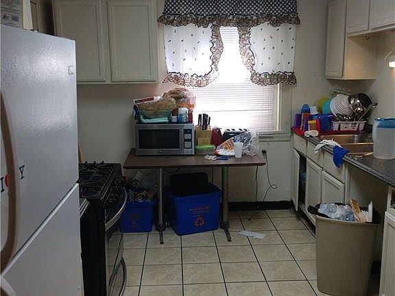 2nd image of 330 W Ostrander Ave