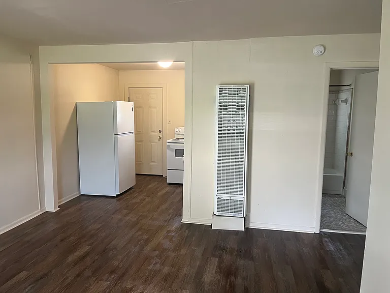 694 Hickory St — Photo 8