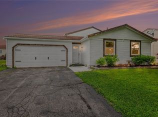 67 Constance Way E, Rochester, NY 14612
