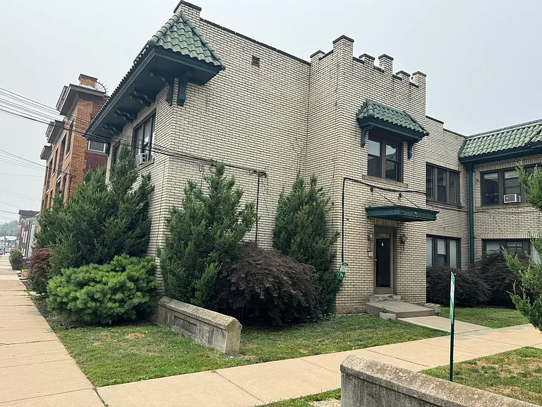 2816 Broadway Ave #K — Photo 17