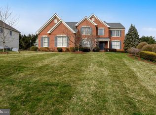 10518 Dunn Meadow Rd, Vienna, VA 22182