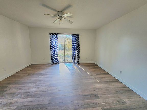 4th image of 2961 Breckenridge Dr