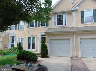 22 Bridle Ct, Cherry Hill, NJ 08003