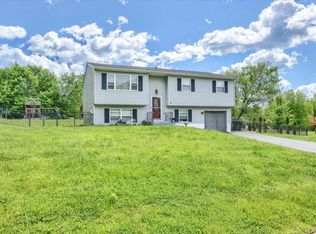 4 Seely Rd, Chester, NY 10918