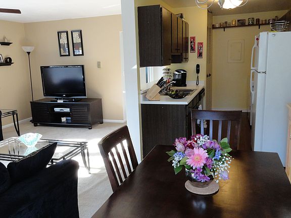 2nd image of 45 Acorn Ln