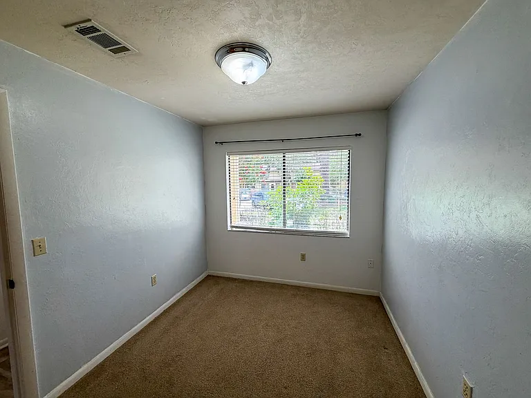2735 SW 35th Pl #201 — Photo 10