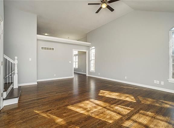 4th image of 8014 W 147th Ter
