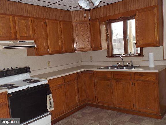 4th image of 418 S Jardin St