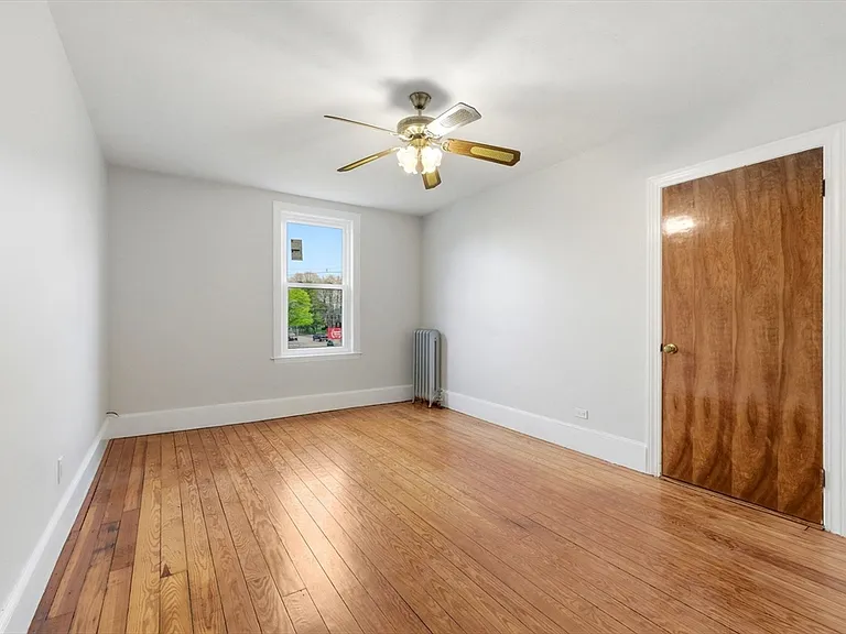 84 Margin St #2 — Photo 15
