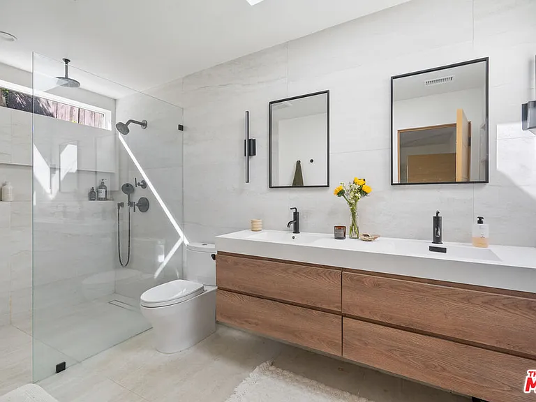 20402 Paradise Ln — Photo 23