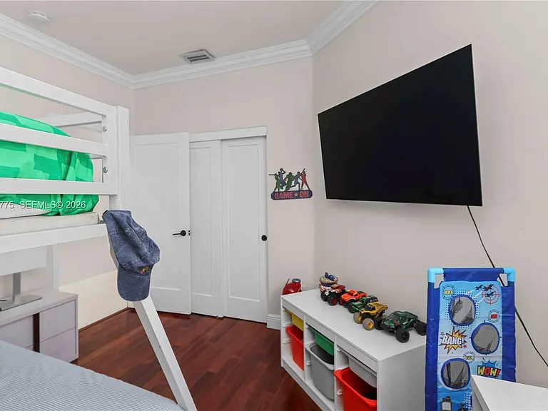1530 Lacosta Dr W — Photo 24