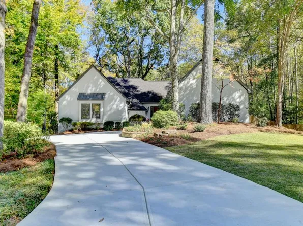 7265 Chattahoochee Bluff Dr, Sandy Springs, GA 30350